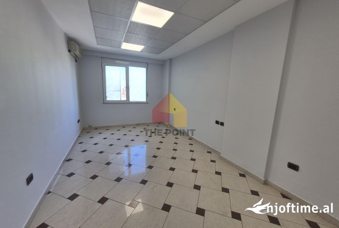 Ambient biznesi me qera 3+1 ne Tirane - 1,550 Euro
