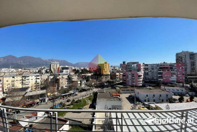 Shtepi me qera Apartament ne Tirane, 3+1, Mobilimi E mobiluar, Pagesa 700  Euro.