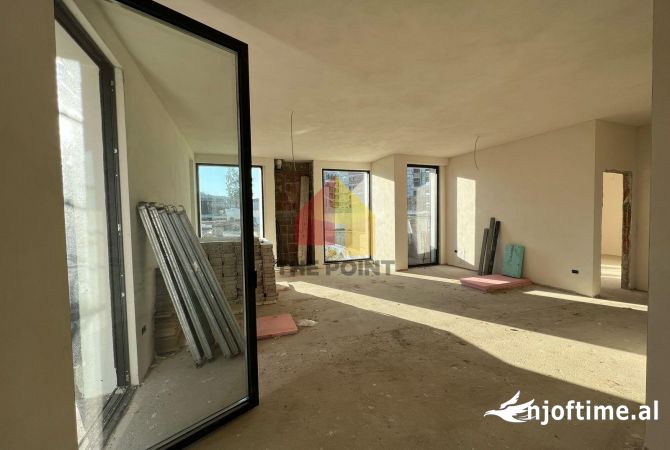 Shtepi ne shitje Apartament ne Tirane, 1+1, Mobilimi Bosh, pa mobiluar, Pagesa 200,000  Euro.