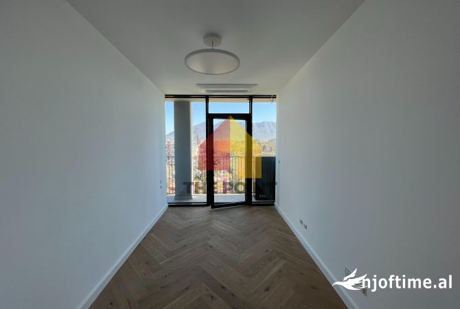 Shtepi me qera Apartament ne Tirane, 3+1, Mobilimi Pjeserisht e mobiluar, Pagesa 2,500  Euro.