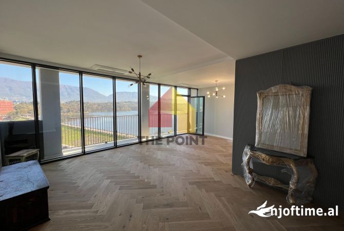 Shtepi me qera 3+1 ne Tirane - 2,500 Euro