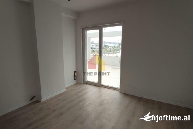 Shtepi ne shitje Apartament ne Tirane, 2+1, Mobilimi Bosh, pa mobiluar, Pagesa 116,900  Euro.