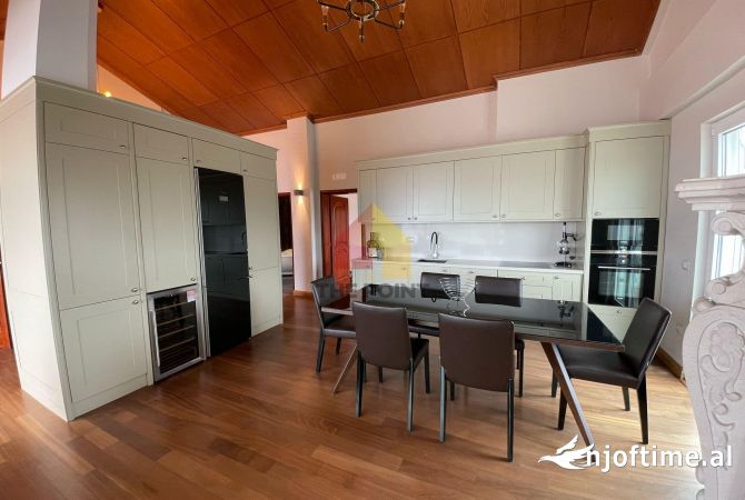 Shtepi me qera 2+1 ne Tirane - 2,200 Euro