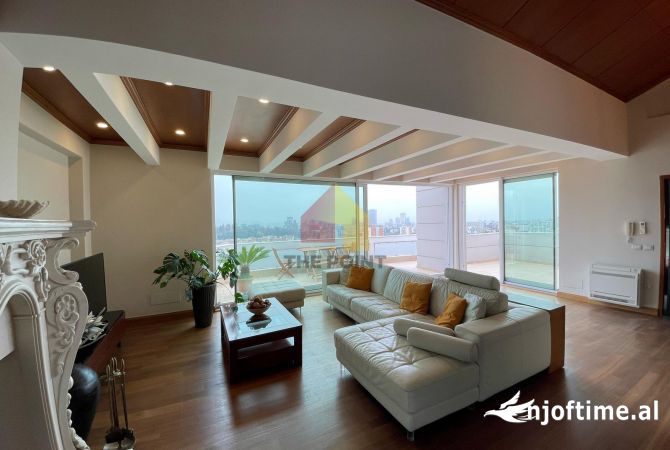 Shtepi me qera 2+1 ne Tirane - 2,200 Euro