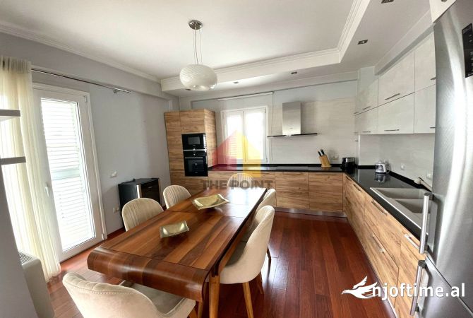 Shtepi me qera 3+1 ne Tirane - 1,800 Euro