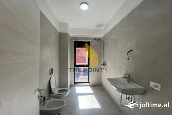 Zyre Moderne me Qira, 67m2, ndertim i ri, Rruga Myslym Shyri