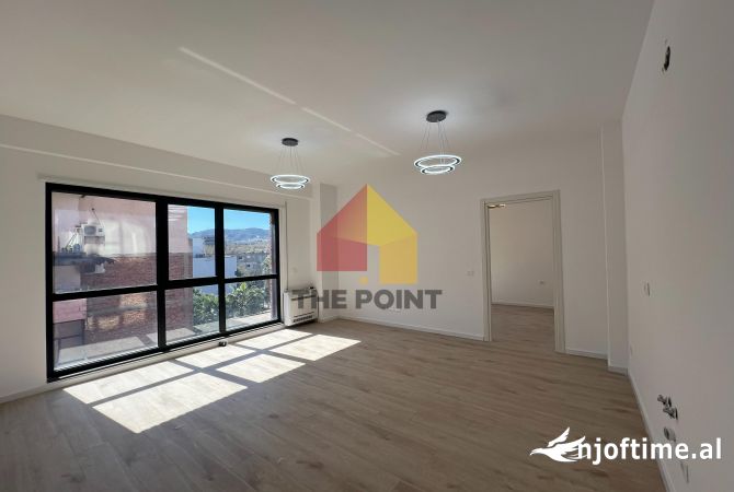 Ambient biznesi me qera 3+1 ne Tirane - 800 Euro