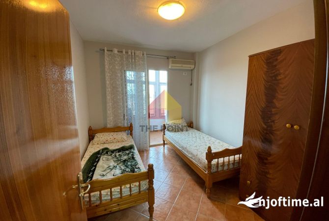 Shtepi ne shitje Shtepi Private ne Durres, 2+1, Mobilimi E mobiluar, Pagesa 72,000  Euro.