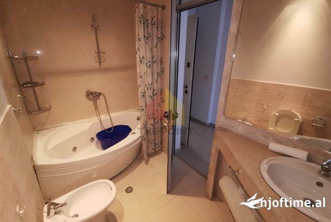 Zyre me qera ne lokacion premium prane Kullave Binjake