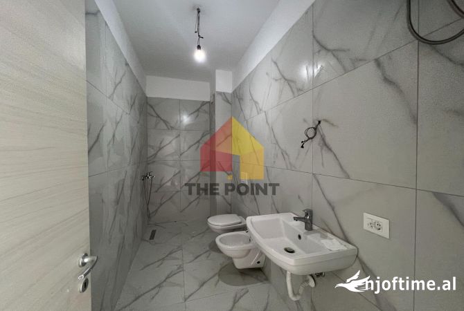 Zyre Moderne me Qira, 113m2, ndertim i ri, Rruga Myslym Shyri