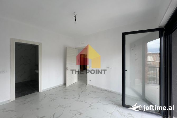 Zyre me Qira, 113m2, ndertim i ri, Rruga Myslym Shyri