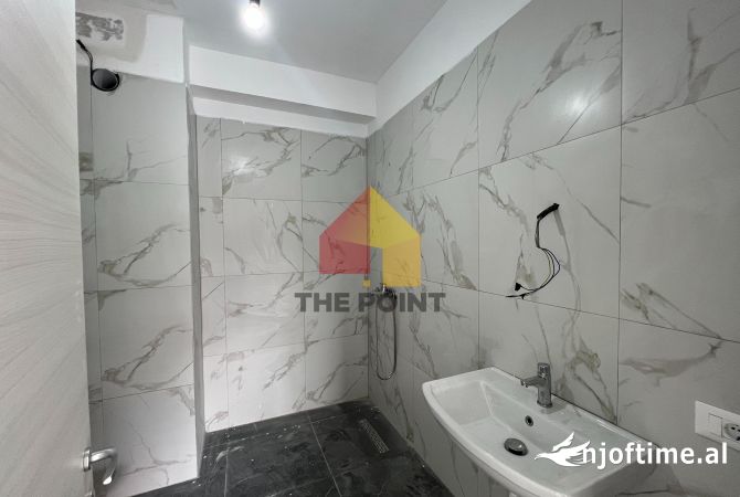 Zyre me Qira, 113m2, ndertim i ri, Rruga Myslym Shyri