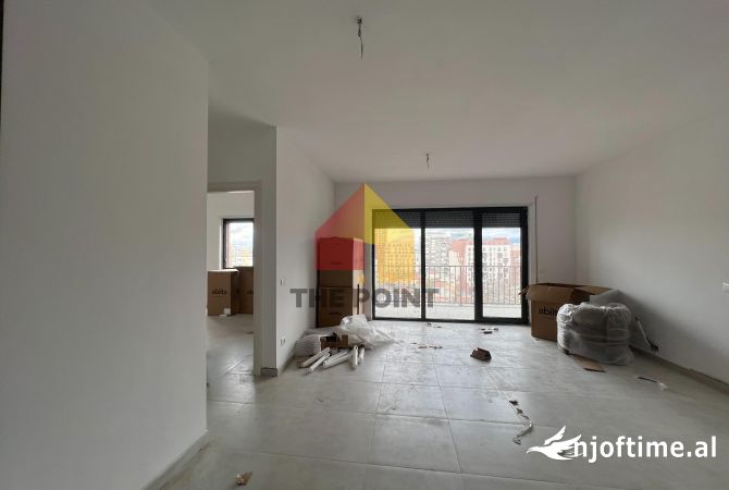 Zyre me Qira, 140m2, ndertim i ri, Gjykata e Rrethit/Rruga Myslym Shyri