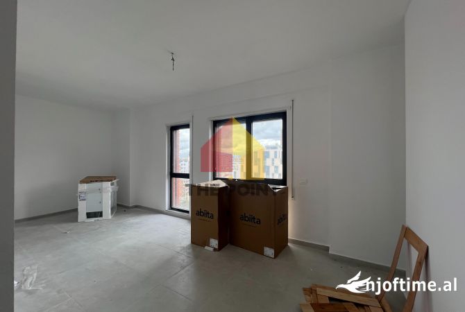 Zyre me Qira, 140m2, ndertim i ri, Gjykata e Rrethit/Rruga Myslym Shyri