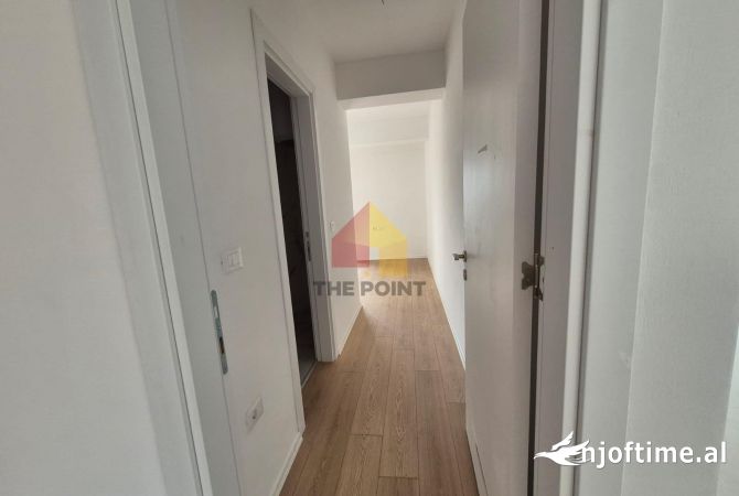 Shtepi ne shitje Apartament ne Tirane, 3+1, Mobilimi Bosh, pa mobiluar, Pagesa 465,000  Euro.