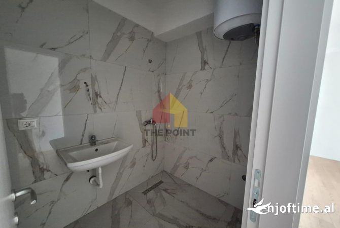 Shtepi ne shitje Apartament ne Tirane, 3+1, Mobilimi Bosh, pa mobiluar, Pagesa 465,000  Euro.