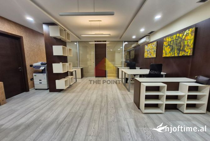 Ambient biznesi me qera 3+1 ne Tirane - 600 Euro