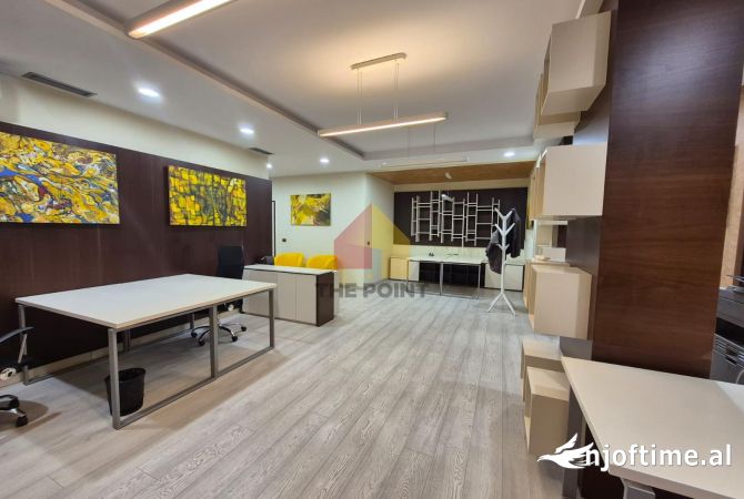 Ambient biznesi me qera 3+1 ne Tirane - 600 Euro