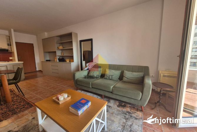 Shtepi me qera 2+1 ne Tirane - 1,000 Euro