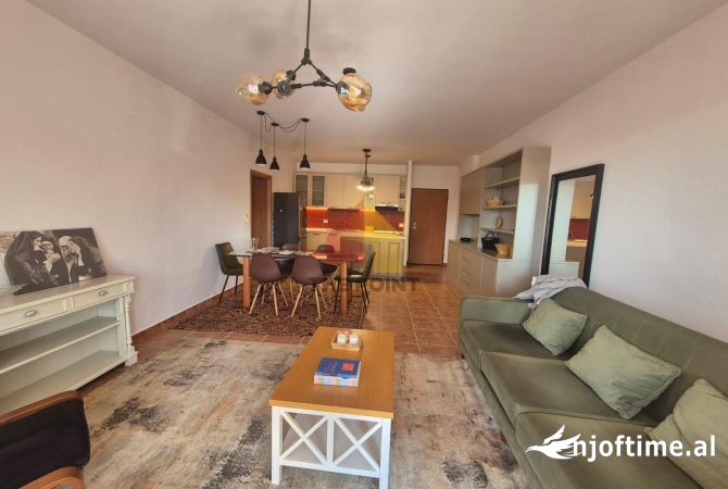 Shtepi me qera 2+1 ne Tirane - 1,000 Euro