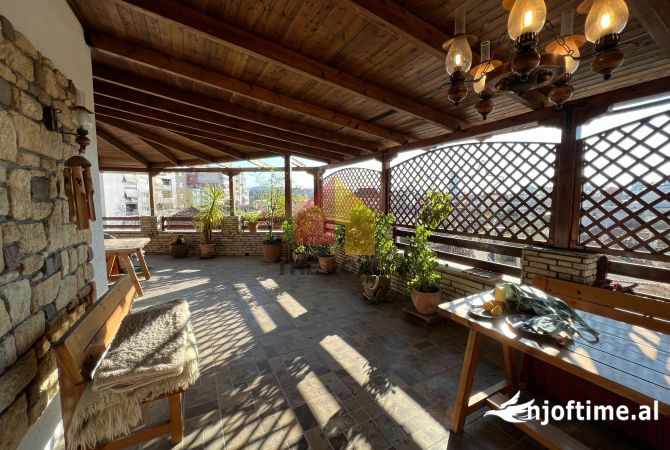 Shtepi ne shitje Apartament ne Tirane, 2+1, Mobilimi E mobiluar, Pagesa 300,000  Euro.