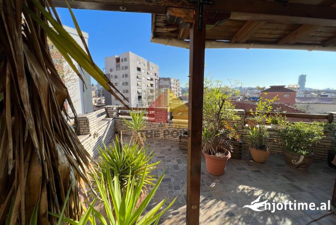 Shtepi ne shitje Apartament ne Tirane, 2+1, Mobilimi E mobiluar, Pagesa 300,000  Euro.