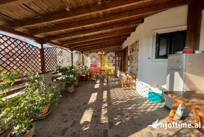 Shtepi ne shitje Apartament ne Tirane, 2+1, Mobilimi E mobiluar, Pagesa 300,000  Euro.