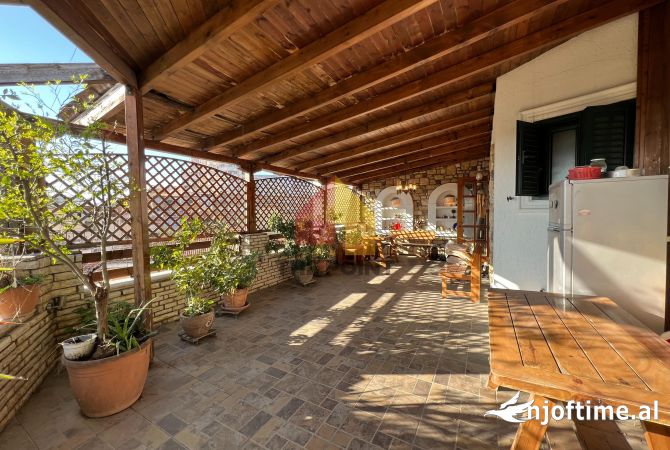 Shtepi ne shitje Apartament ne Tirane, 2+1, Mobilimi E mobiluar, Pagesa 300,000  Euro.