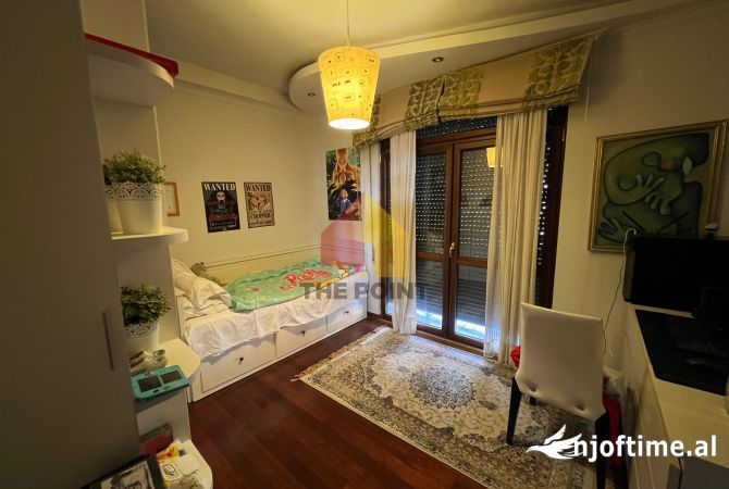 Shtepi ne shitje Apartament ne Tirane, 2+1, Mobilimi E mobiluar, Pagesa 300,000  Euro.