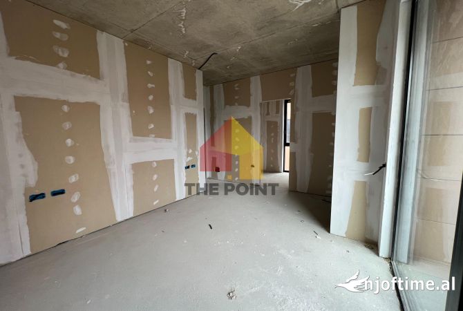 Shtepi ne shitje Vila Luksoze ne Tirane, 3+1, Mobilimi Bosh, pa mobiluar, Pagesa 1,350,000  Euro.