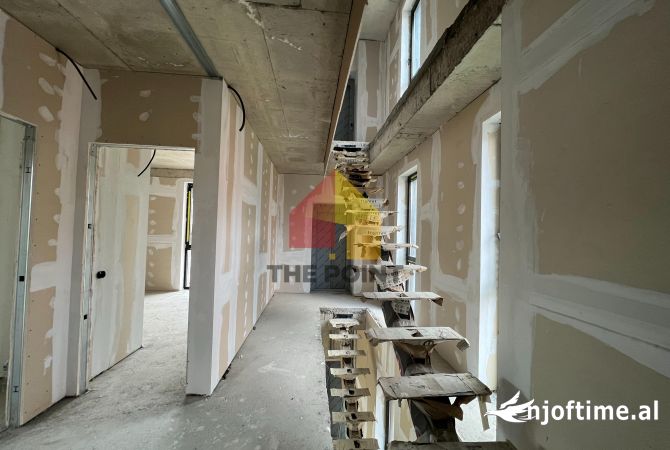 Shtepi ne shitje Vila Luksoze ne Tirane, 3+1, Mobilimi Bosh, pa mobiluar, Pagesa 1,350,000  Euro.