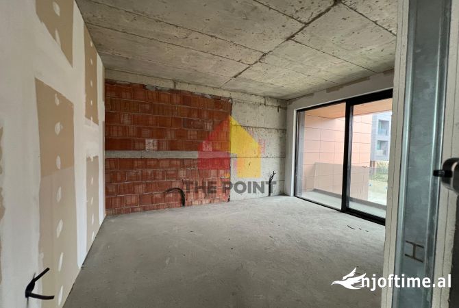 Shtepi ne shitje Vila Luksoze ne Tirane, 3+1, Mobilimi Bosh, pa mobiluar, Pagesa 750,000  Euro.