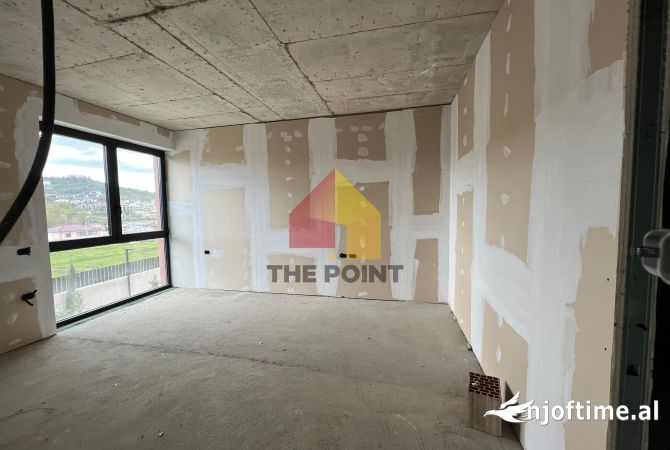 Shtepi ne shitje Vila Luksoze ne Tirane, 3+1, Mobilimi Bosh, pa mobiluar, Pagesa 750,000  Euro.