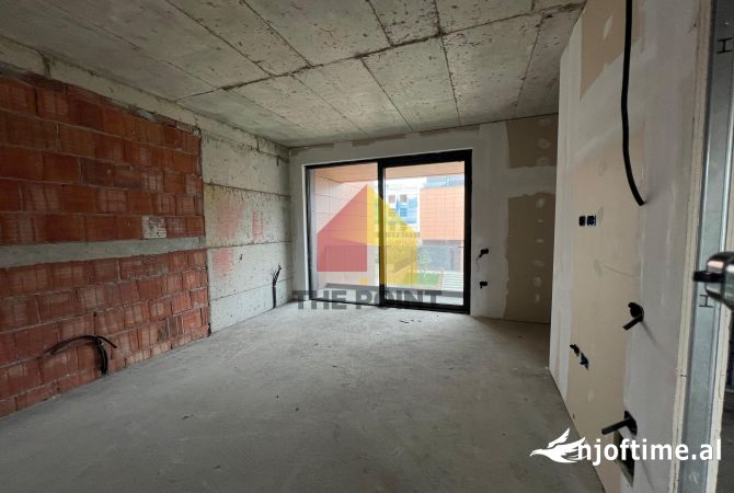 Shtepi ne shitje Vila Luksoze ne Tirane, 3+1, Mobilimi Bosh, pa mobiluar, Pagesa 750,000  Euro.