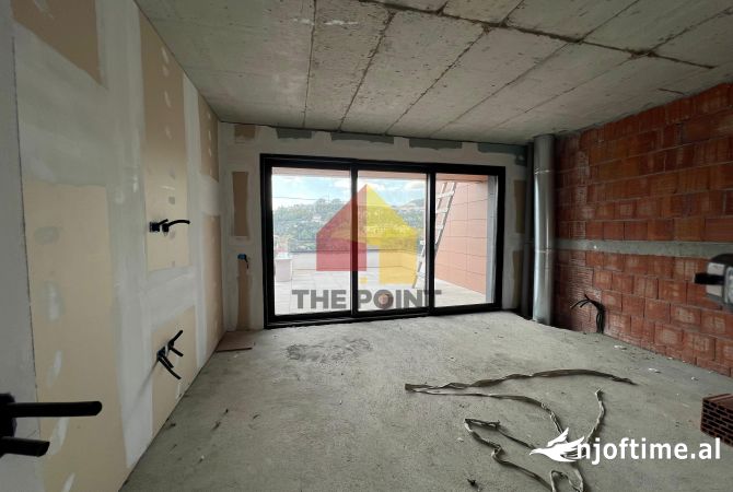 Shtepi ne shitje Vila Luksoze ne Tirane, 3+1, Mobilimi Bosh, pa mobiluar, Pagesa 750,000  Euro.