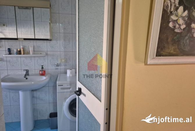 Shtepi ne shitje Apartament ne Tirane, Garsoniere, Mobilimi E mobiluar, Pagesa 115,000  Euro.