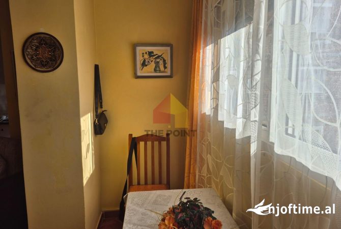 Shtepi ne shitje Apartament ne Tirane, Garsoniere, Mobilimi E mobiluar, Pagesa 115,000  Euro.