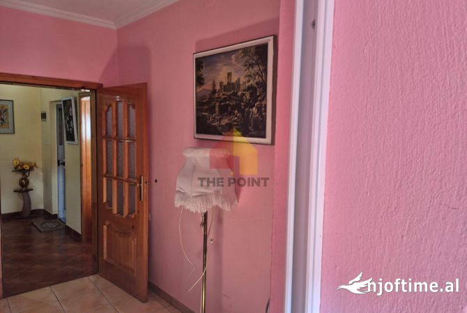 Shtepi ne shitje Apartament ne Tirane, Garsoniere, Mobilimi E mobiluar, Pagesa 115,000  Euro.