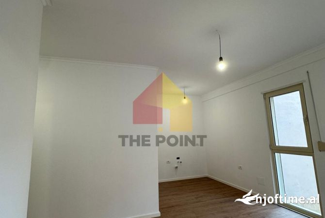 Shtepi ne shitje Apartament ne Tirane, 1+1, Mobilimi Bosh, pa mobiluar, Pagesa 120,000  Euro.