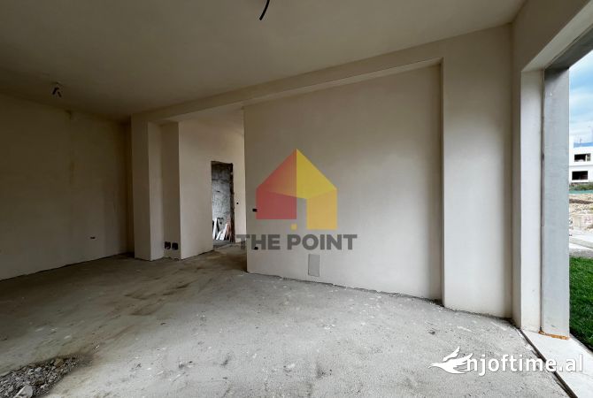 Shtepi ne shitje Vila Luksoze ne Tirane, 3+1, Mobilimi Bosh, pa mobiluar, Pagesa 600,000  Euro.