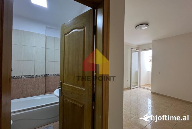 Zyre 3+1+2 me qera te Ish-Ekspozita