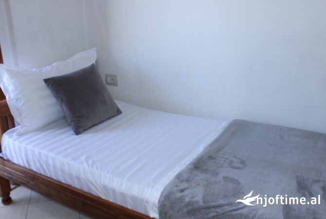 Shtepi me qera Apartament ne Tirane, 1+1, Mobilimi E mobiluar, Pagesa 37,000  Leke.