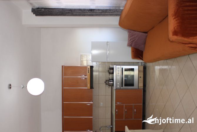 Shtepi me qera Apartament ne Tirane, 1+1, Mobilimi E mobiluar, Pagesa 37,000  Leke.