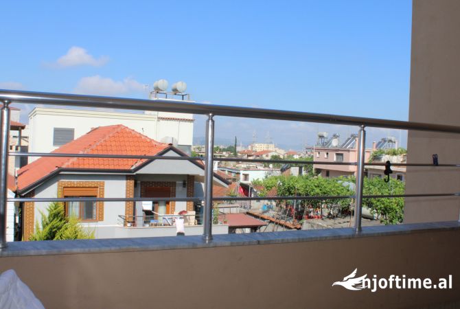 Shtepi me qera Apartament ne Tirane, 1+1, Mobilimi E mobiluar, Pagesa 37,000  Leke.