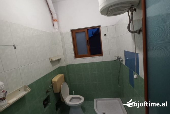 Shtepi me qera Apartament ne Tirane, 1+1, Mobilimi E mobiluar, Pagesa 360  Euro.