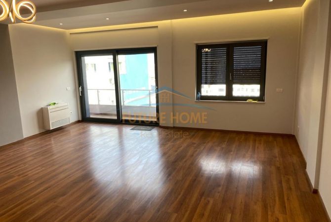 Ambient biznesi me qera 3+1 ne Tirane - 1,600 Euro
