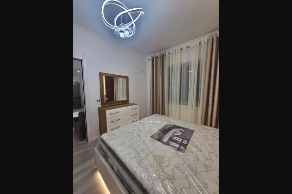 Shtepi ne shitje Apartament ne Tirane, 1+1, Mobilimi E mobiluar, Pagesa 95,000  Euro.