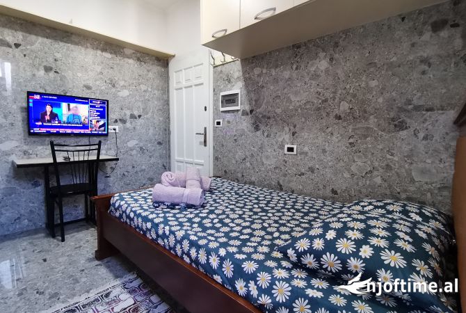 Shtepi me qera Garsoniere ne Tirane - 299 Euro