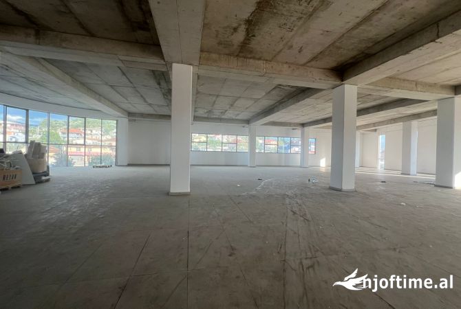 Ambient biznesi me qera 1+1 ne Tirane - 4,400 Euro