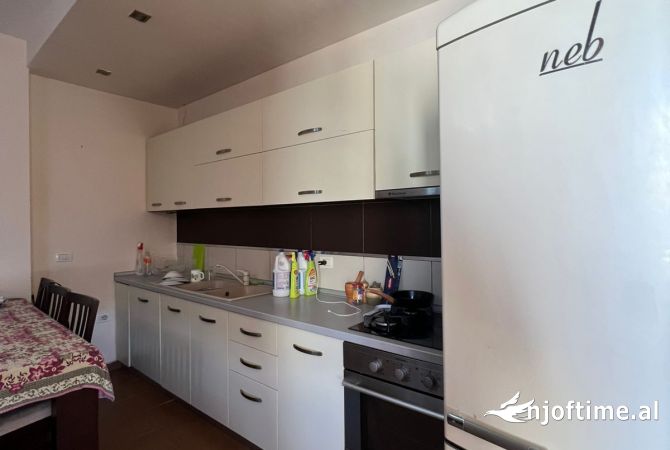 Shtepi me qera 2+1 ne Tirane - 700 Euro